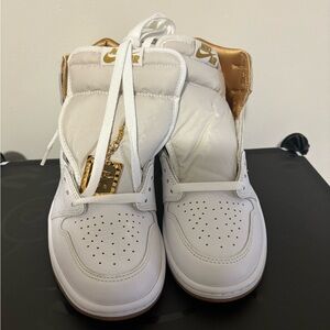 Nike Women's White and Gold Sneakers